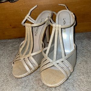 Caparros | Gold Heels
